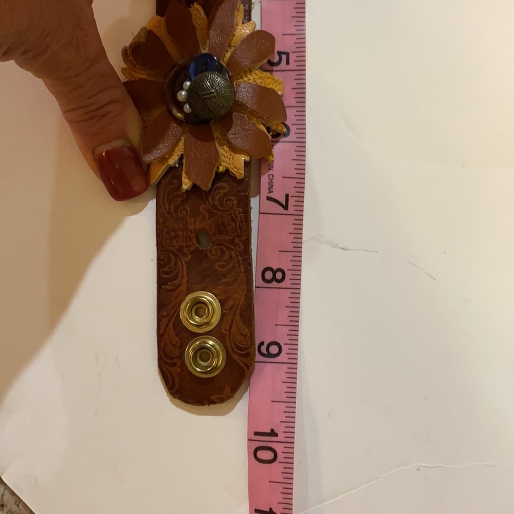 4/$16 Sale Brown Leather Bracelet with Large Flower - Picture 6 of 7